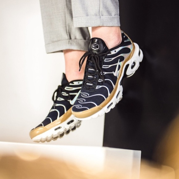 Nike Shoes - Nike Air Max Plus Black Aluminum White W AUTHENTIC